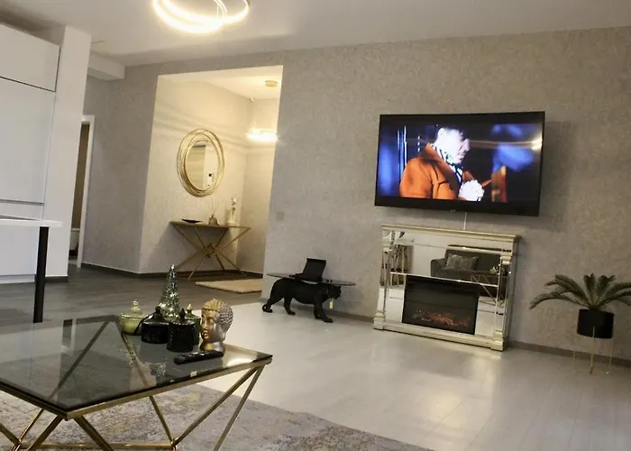 Cleo\'S Penthouse
