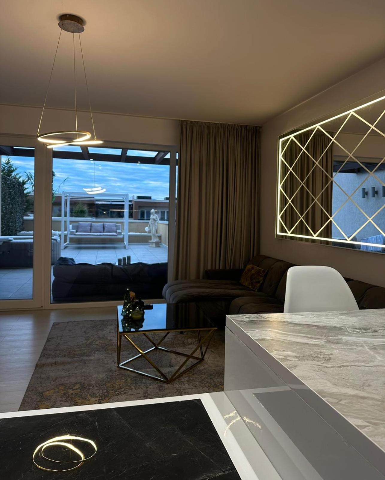 Cleo's Penthouse *