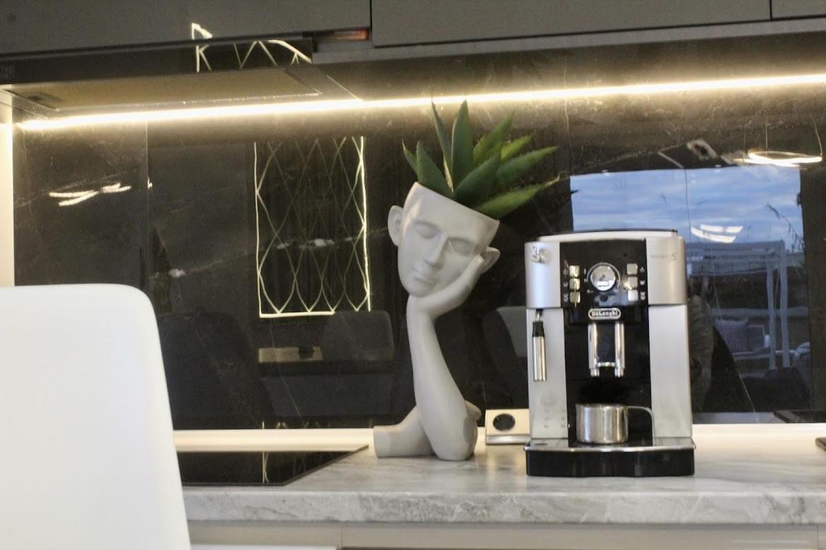 Cleo's Penthouse Apartment