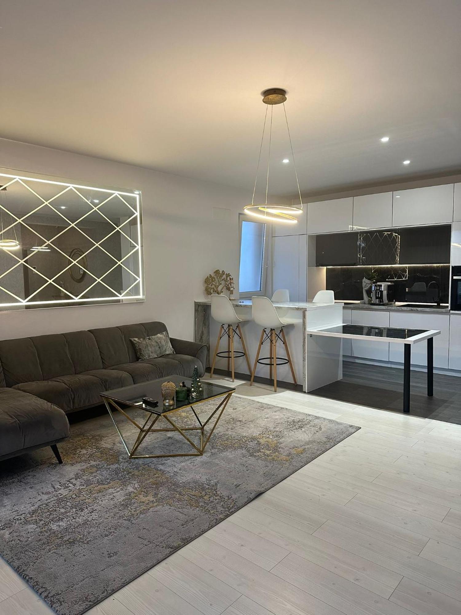 Cleo's Penthouse דירה *