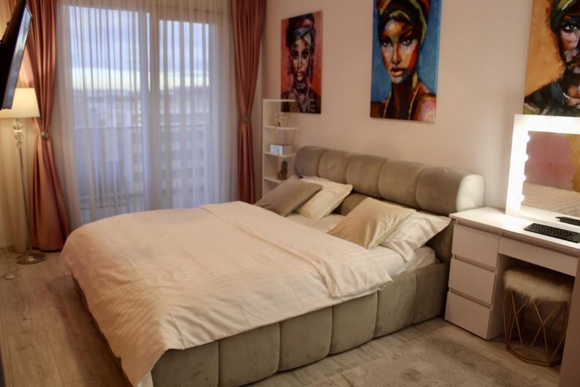 Cleo's Penthouse *